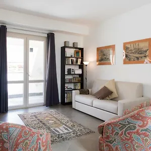 Apartment Overseas - Penthouse - Attico - Palazzo San Matteo -
